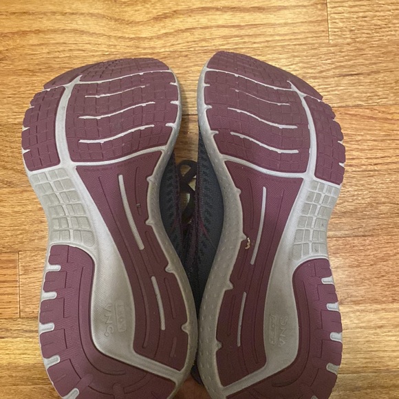 Glycerin Brooks - Picture 5 of 5